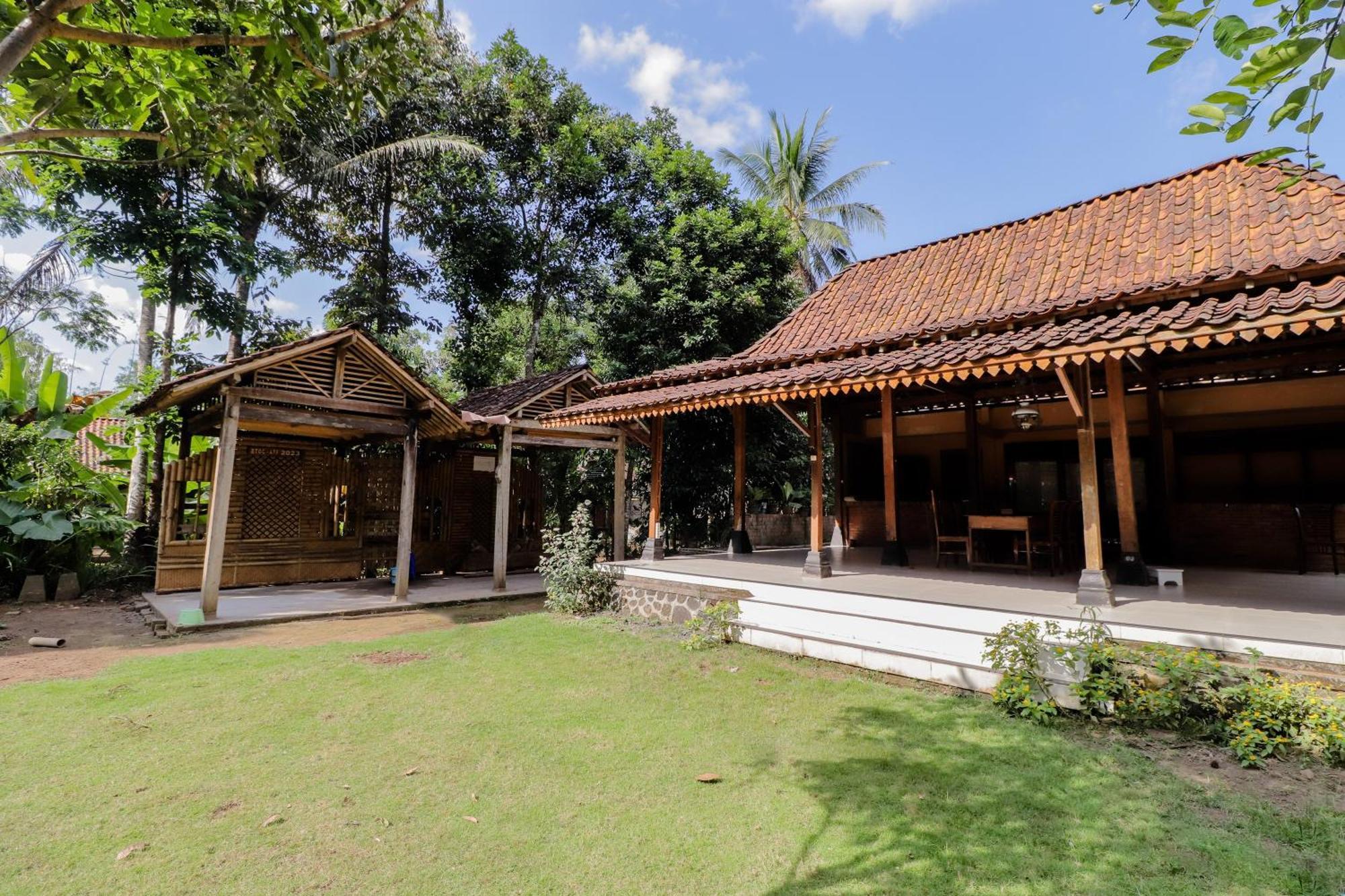 Appartamento Nurudin House Magelang Esterno foto